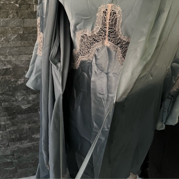 Victoria secret slip set - Picture 2 of 3